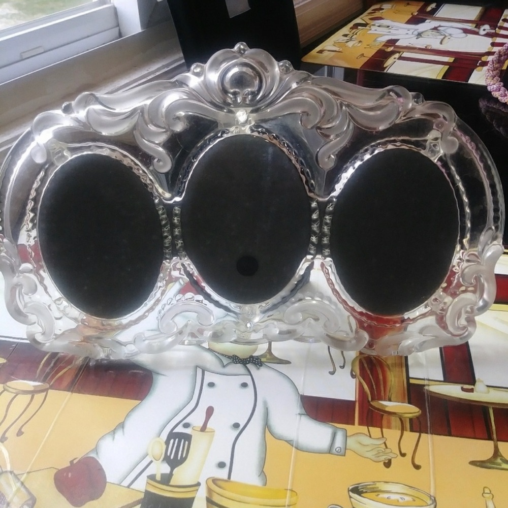 Mikasa Triple Oval Glass Photo Frame